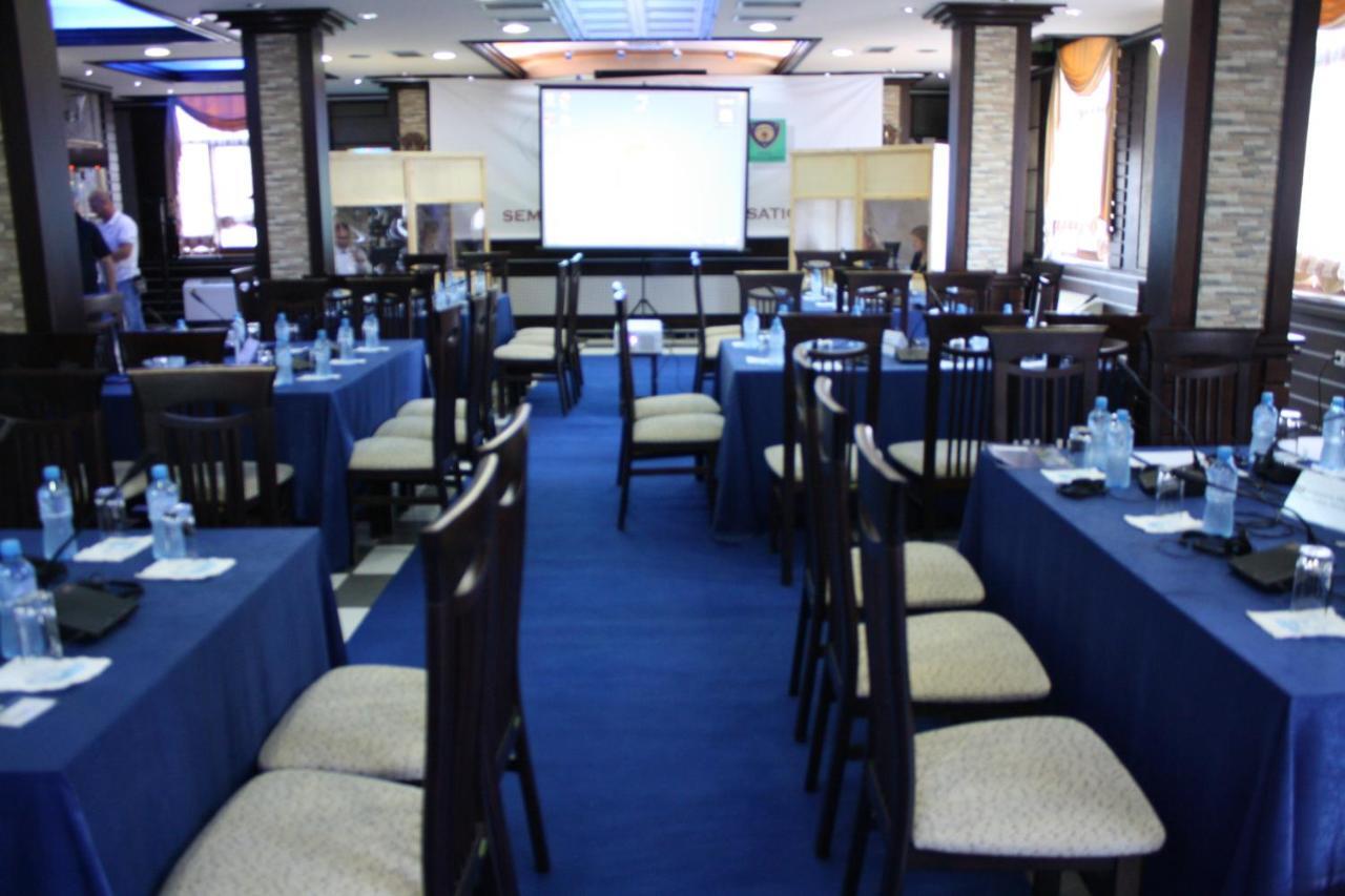 Bar Restaurant America Hotell 4*